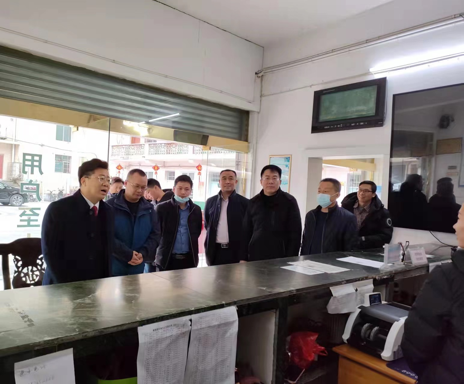 县领导在QY千亿球友会开展春节慰问活动