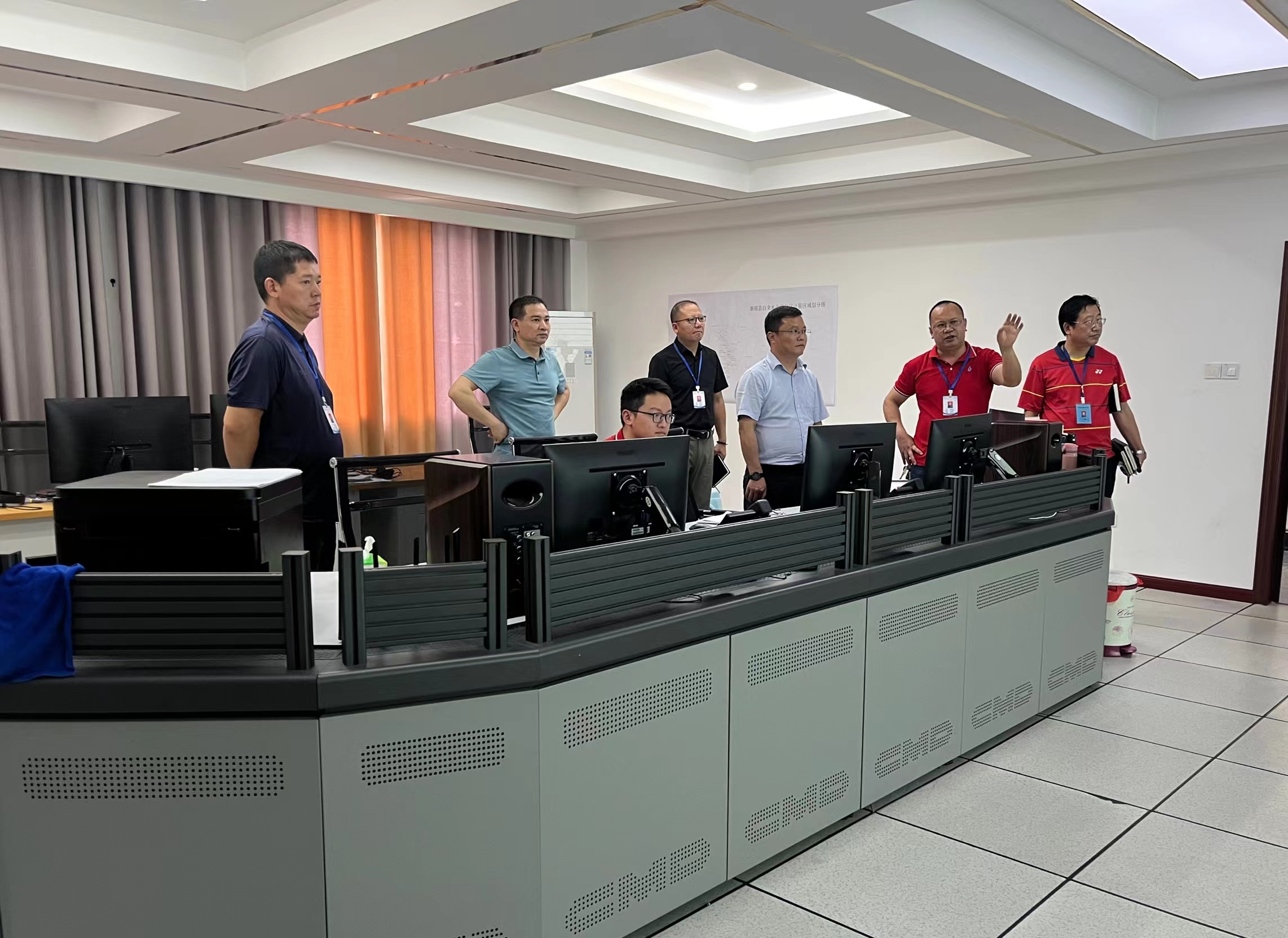 热烈欢迎县领导莅临QY千亿球友会指导工作 第 2 张